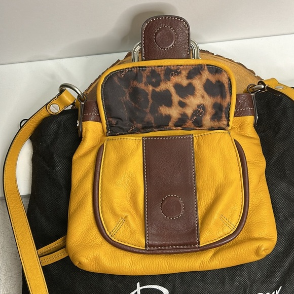 B. Makowsky Yellow and Brown cheetah print interior Crossbody purse w/dust bag - Picture 6 of 13
